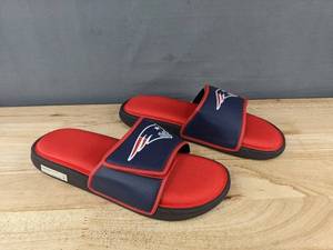 lot 387 image: New England Patriots NFL Slide Sandals, Mens Size 9-10 - Brand New&nbspT