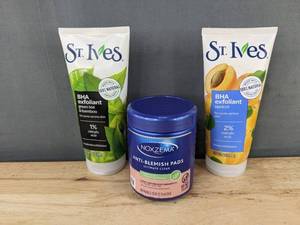 lot 273P image: St. Ives BHA Exfoliants and Noxzema Anti-Blemish Pads Ultimate Clear, 90 Pads - Brand New