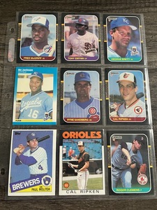 lot 36 image: Vintage Baseball Card Lot - Fred McGriff RC, Paul Molitor, Bo Jackson, Tony Gwynn and More