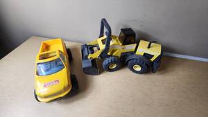 lot 8 image: Tonka Dump Truck and Front Loader Toy Set