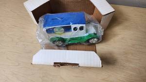 lot 15 image: Field of Dreams 1992 Limited Edition 1920 Truck Bank