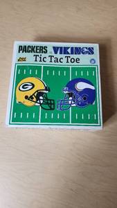 lot 34 image: Packers vs. Vikings NFL Tic Tac Toe Game