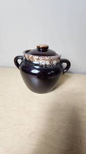 lot 63 image: Ceramic Bean Pot with Lid and Handles