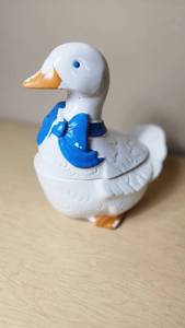 lot 70 image: Ceramic Goose Cookie Jar