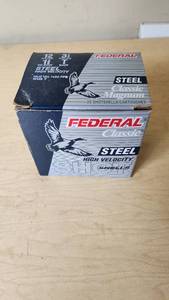 lot 124 image: Federal Classic Steel High Velocity Shotshells Box 12 gauge, 3 12 inch, 1 38 oz shot