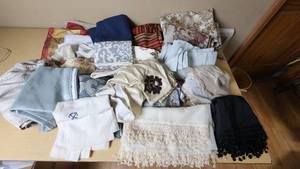 lot 189 image: Fabric and Textile Lot including Various Patterns and Styles