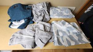 lot 190 image: Assorted Home Textiles including Better Homes & Gardens Curtains