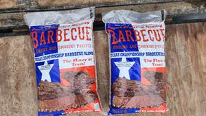 lot 215 image: Lot of 2 Papas Premium Quality Barbecue Grilling and Smoking Pellets, 20 lbs Bags