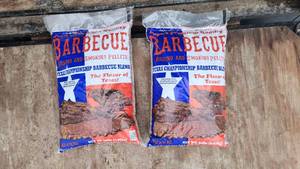 lot 216 image: Lot of 2 Papas Premium Quality Barbecue Grilling and Smoking Pellets, 20 lbs Bags