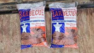 lot 219 image: Lot of 2 Papas Premium Quality Barbecue Grilling and Smoking Pellets, 20 lbs Bags