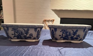 lot 22 image: Vintage Chinese Blue and White Porcelain Planter Pots with Floral Design
