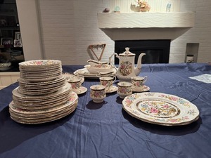 lot 30 image: Partial Set of Queens Fine Bone China made in England Rosina China Co LTD Cathay