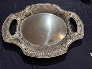 lot 48 image: Lenox Butlers Pantry Large Oval Platter (Oven Safe)