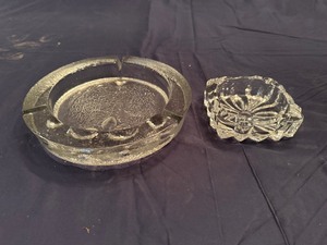 lot 75 image: Pair of Vintage Glass Ash Trays (Owl Design 9 Diameter and Square is 5 x 5)