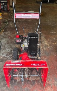 lot 12 image: Yard Machine Snow Blower 5HP22 Gas Powered Tecumseh Motor, Runs and Works