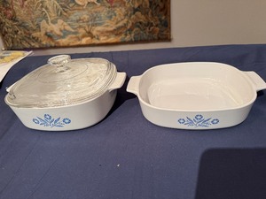 lot 88 image: Two Blue Corn Flower Design Corningware bakeware - One Lid