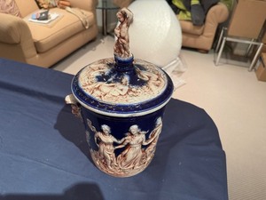 lot 16 image: Vintage Norleans Italy Cobalt Multicolored Cherub Ice Bucket with Lid