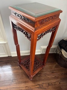 lot 7 image: Intricately Carved Chinese Rich Wood Tone Display Stand or Side Table 1980s (14 x 14 x 40)