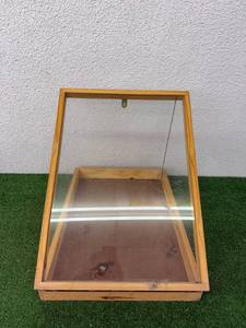 Tabletop Display Showcase