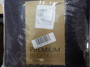 lot 20 image: Queen Size Bed skirt New from JCPe...