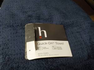 lot 27 image: Quick-Dri 30x54in Bath Towel New from JCPennys