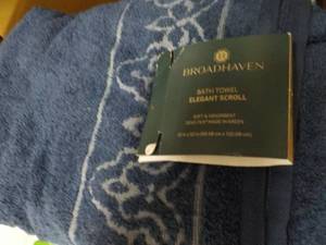 lot 37 image: Broadhaven Elegant Scroll Bath Towe...