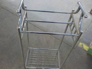 lot 218 image: Metal Towel Rack 18 x 12 x 36...