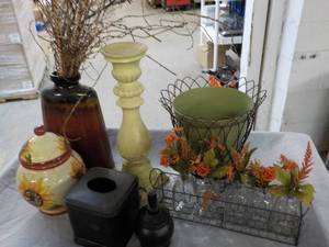 lot 232 image: All Household Dcor Pictured...