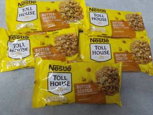 lot 262 image: 5 bags 11 oz Butterscotch Morsels...