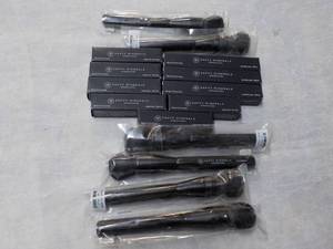 lot 182 image: Savvy Minerals Lipstick, Lip Gross ...