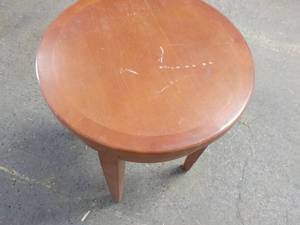 lot 197 image: Wood End Table 18 Diameter x 20...