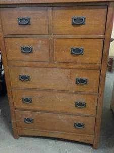 lot 207 image: Bassett Chest of Drawers needs cle...