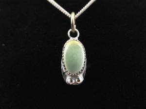 lot 7 image: .925 Sterling Silver Green Turquoise Cabochon Pendant Necklace
