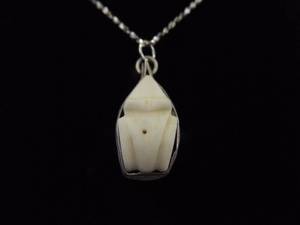 lot 27 image: .925 Sterling Silver Primitive Carved Bone Frog Pendant Necklace