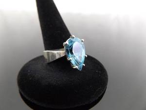 lot 41 image: .925 Sterling Silver Topaz Crystal Ring Size 7