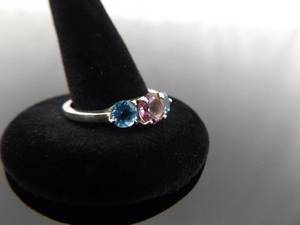 lot 42 image: .925 Sterling Silver Topaz and Pink Sapphire Crystal Ring Size 9