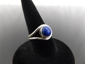 lot 46 image: .925 Sterling Silver Lapis Lazuli Cabochon Ring Size 4.5