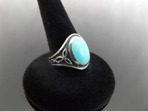 lot 48 image: .925 Sterling Silver Inlayed Howlite Celtic Ring Size 6.75