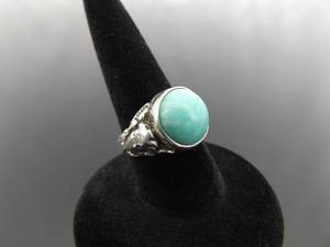 lot 49 image: .925 Sterling Silver Green Larimar Cabochon Ring Size 4
