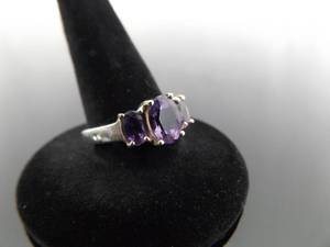 lot 59 image: .925 Sterling Silver Amethyst Crystal Ring Size 7
