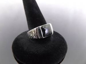 lot 70 image: .925 Sterling Silver Inlayed Black Onyx Ring Size 7