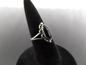 lot 71 image: .925 Sterling Silver Black Onyx Cabochon Ring Size 3