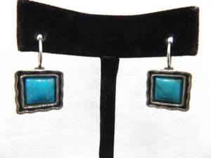 lot 88 image: .925 Sterling Silver SILPADA Turquiose Hook Latch Earrings
