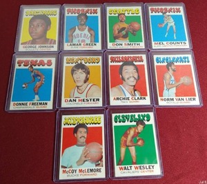 lot 89 image: (10) 1971-72 Topps Basketball Cards