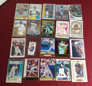 lot 99 image: (20) HOFer Baseball Cards