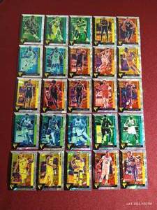 lot 123 image: (25) Flux Cracked Ice Basketball Cards - Includes Some Superstars