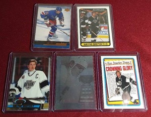 lot 204 image: (5) Wayne Gretzky Cards
