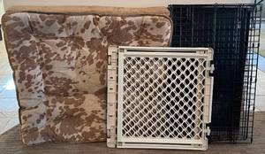 lot 101N image: SR - Dog Kennel Set with Kirkland Bed and Adjustable Gate