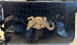 lot 105N image: LR - Vintage Valerie Ann Black Embossed Leather Shoulder Bag with Gold Alligator Clasp