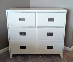 lot 11 image: UL - Pier One Dresser White 6-Drawer Dresser